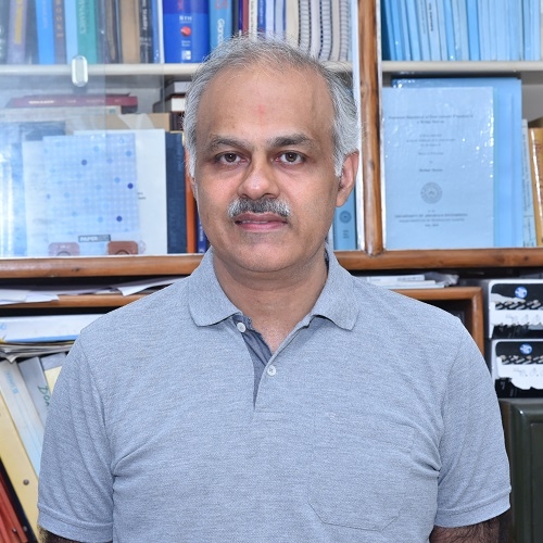 Fluid Mechanics Seminar, 10/27, 10:30am featuring Professor Sanjay Mittal "Flows past wings, sports projectiles and Fluid-Structure Interactions"